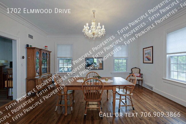 Building Photo - 1702 Elmwood Dr