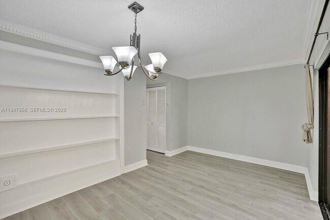 Building Photo - 10102 SW 77th Ct