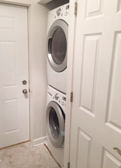 Building Photo - 1356 N Cleveland Ave