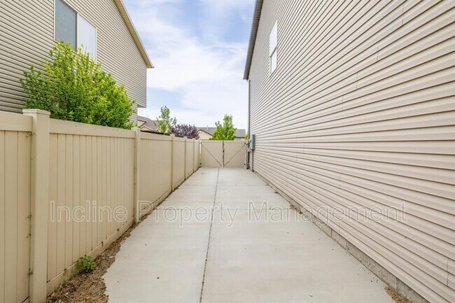 Building Photo - 203 W Cooper Ave