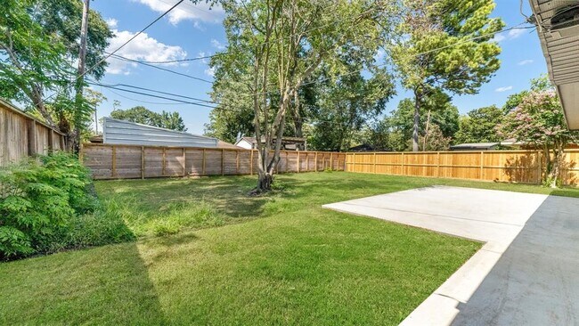 Building Photo - 6414 Woodbrook Ln