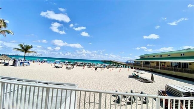 Building Photo - 16699 Collins Ave