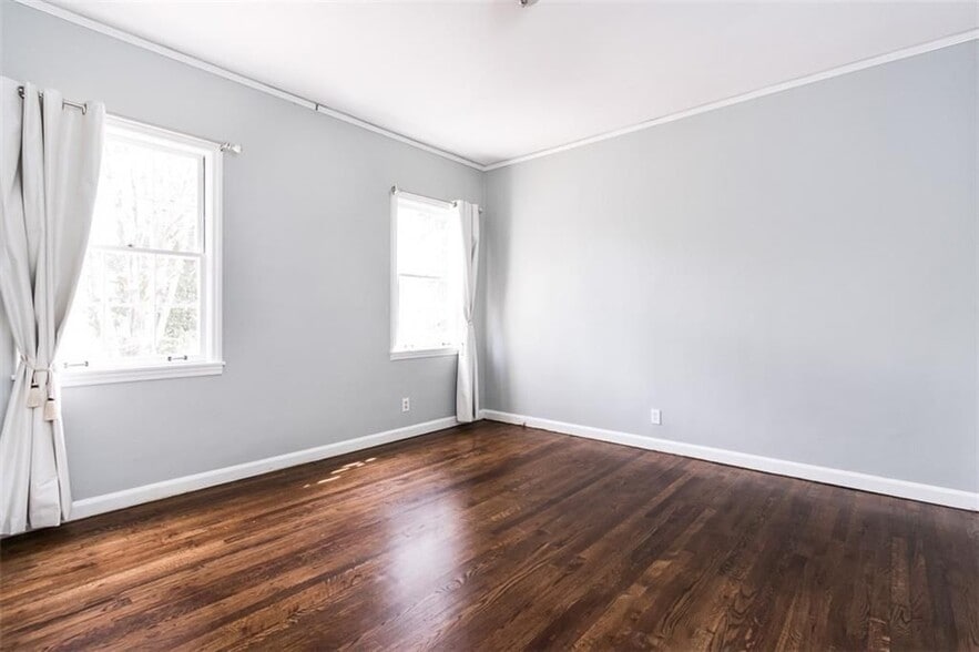 Building Photo - 132 Garden Ln