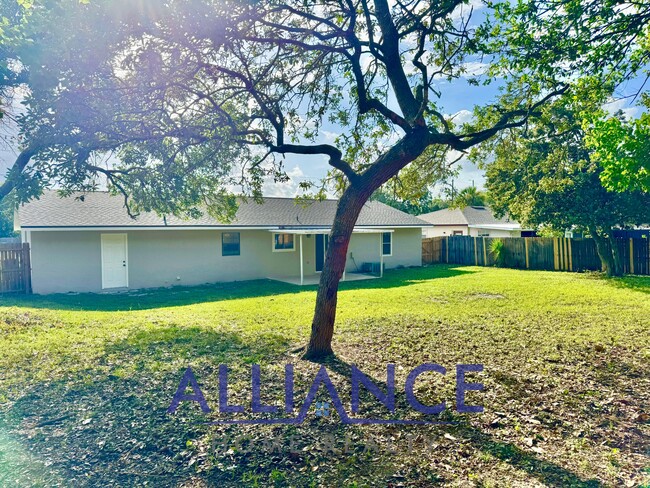 Building Photo - 2609 Sedgefield Ave
