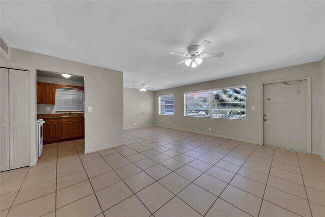 Building Photo - 2201 NE 36th St