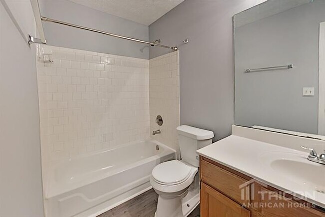 Building Photo - 910 Hounds Ridge Ct