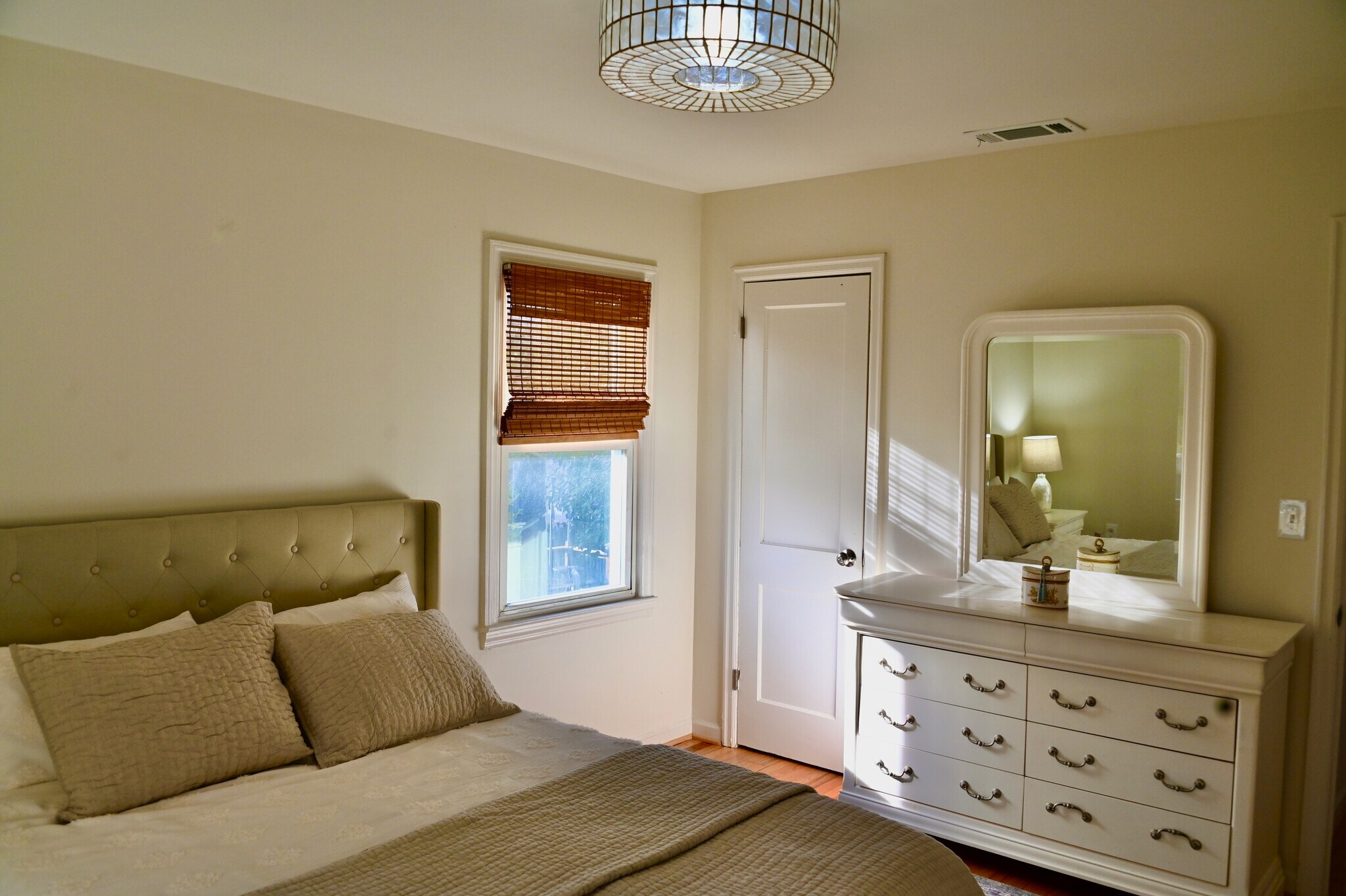 Building Photo - 4448 6th Ave S