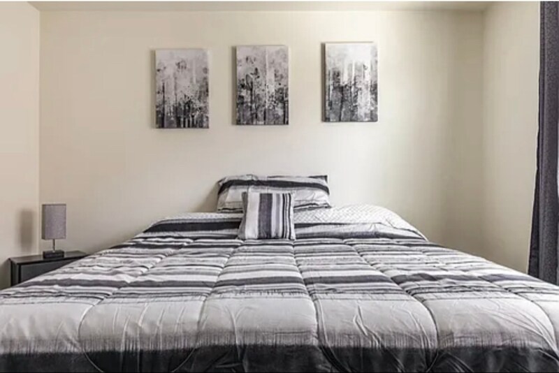 Building Photo - 7818 Poppy Ln