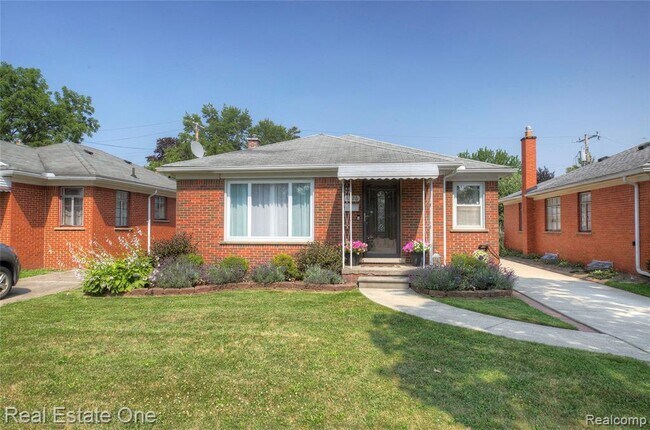 Building Photo - 8126 Dale St