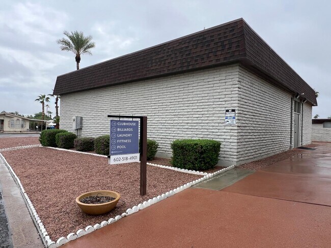 Building Photo - 345 S 58th St