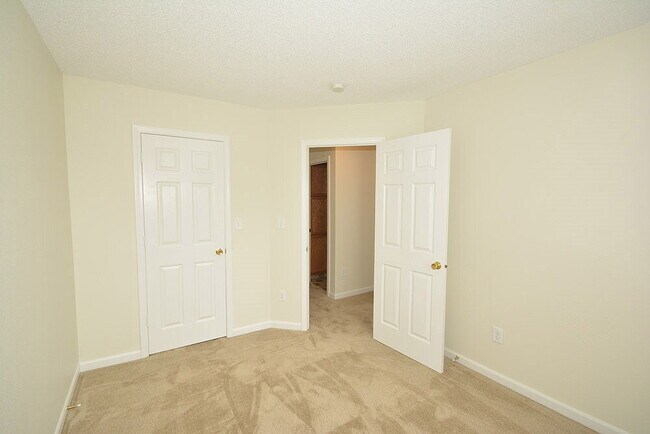 Building Photo - 15341 Ten Point Dr