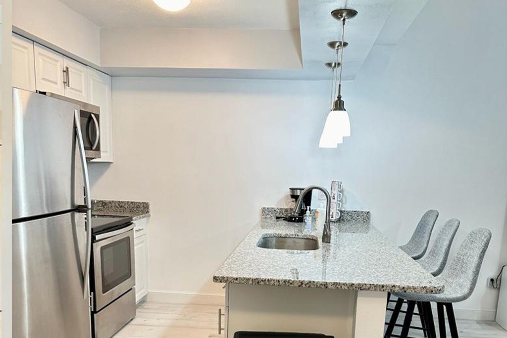 Building Photo - 2725 Tally Ho Ave