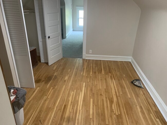 Upper bedroom/flex room - 1046 19th Ave SE