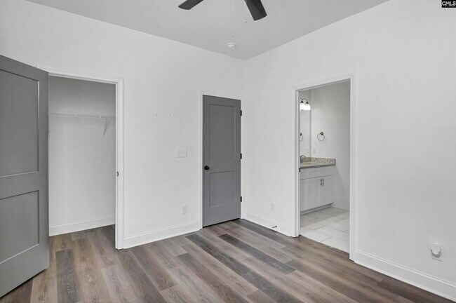 Building Photo - 2035 Rosewood Dr