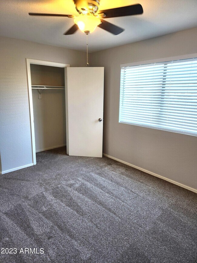 Building Photo - 16033 N 25th St