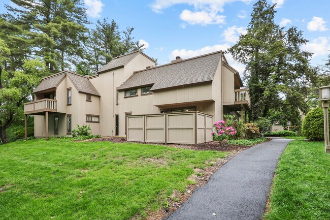 Building Photo - 46 Mallard Dr