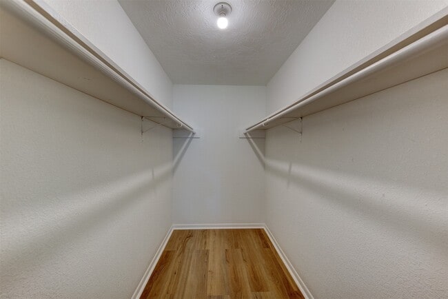 Building Photo - 8511 Honeysuckle