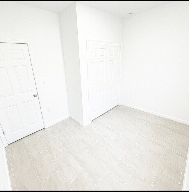 Building Photo - Brand New 3 Bed / 2 Bath Rental in Cape Coral