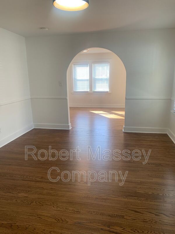 Building Photo - 127 McCready Ave