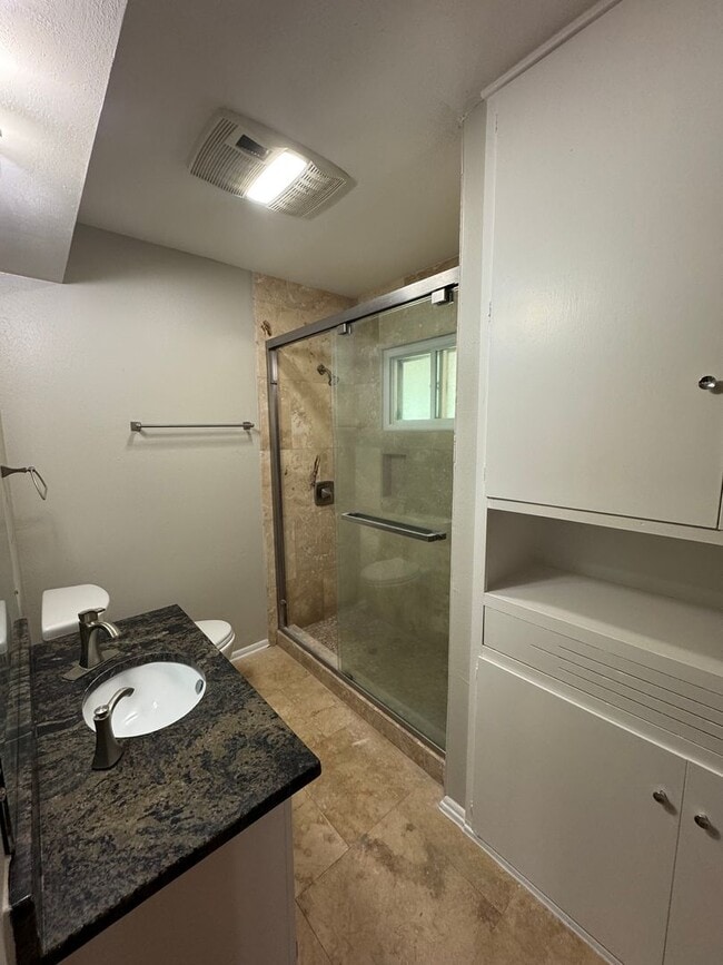 Building Photo - Welcome to this charming 3-bedroom, 1.5-bathroom home with easy access to FT. SAM, BAMC, RANDOLPH...