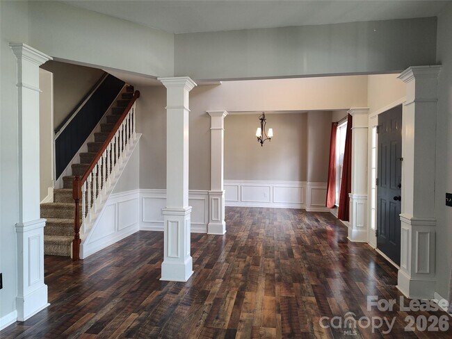 Building Photo - 4018 Manor House Dr