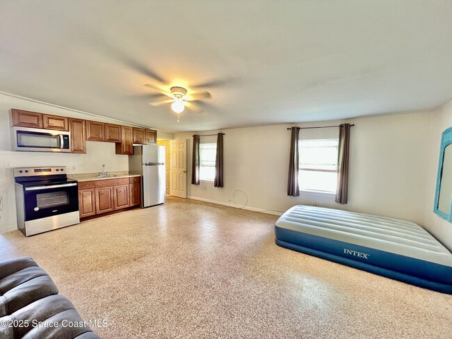 Building Photo - 1450 Anchor Ln