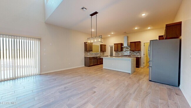 Building Photo - 500 La Entrada Cir