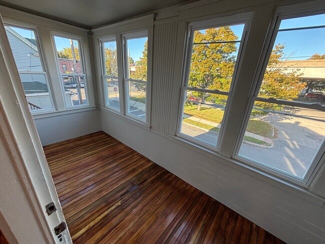 Building Photo - 5 Margaret St