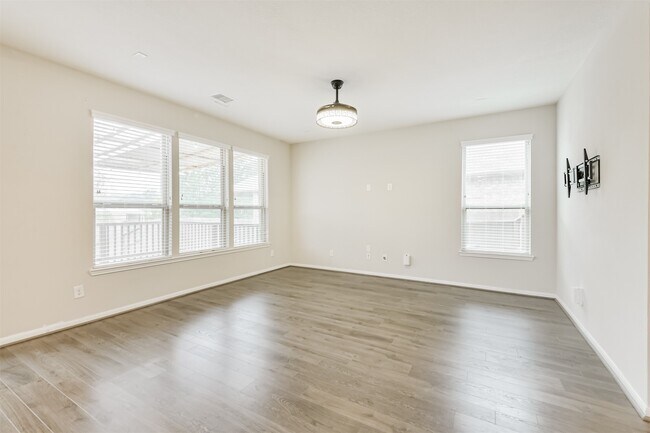 Building Photo - 2036 Elkington Cir