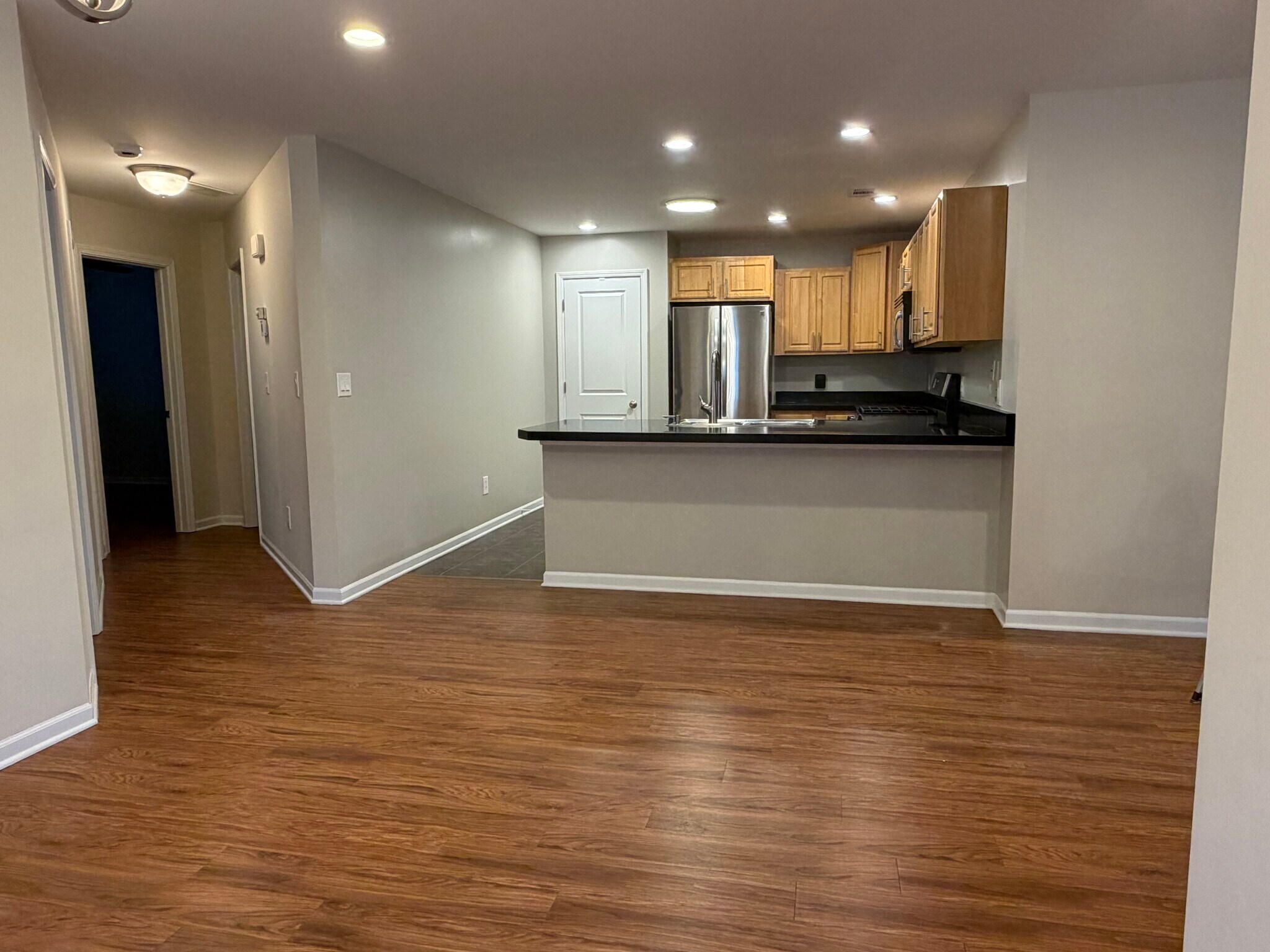 Building Photo - 10557 Maine Dr