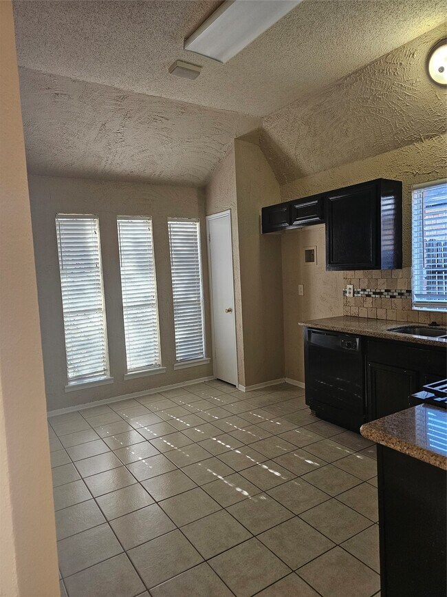 Building Photo - 1538 Ridgebriar Dr