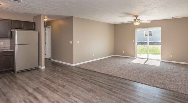 Building Photo - 407 Opal Ln