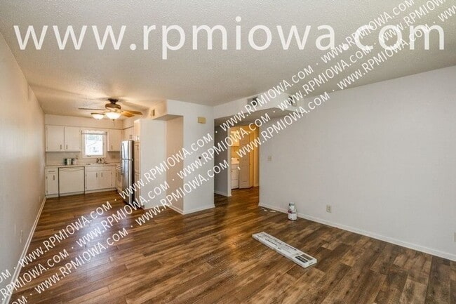 Building Photo - 2056 NW Hickory Ln