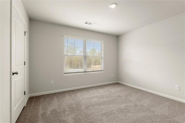 Building Photo - 127 Landsdowne Way SE