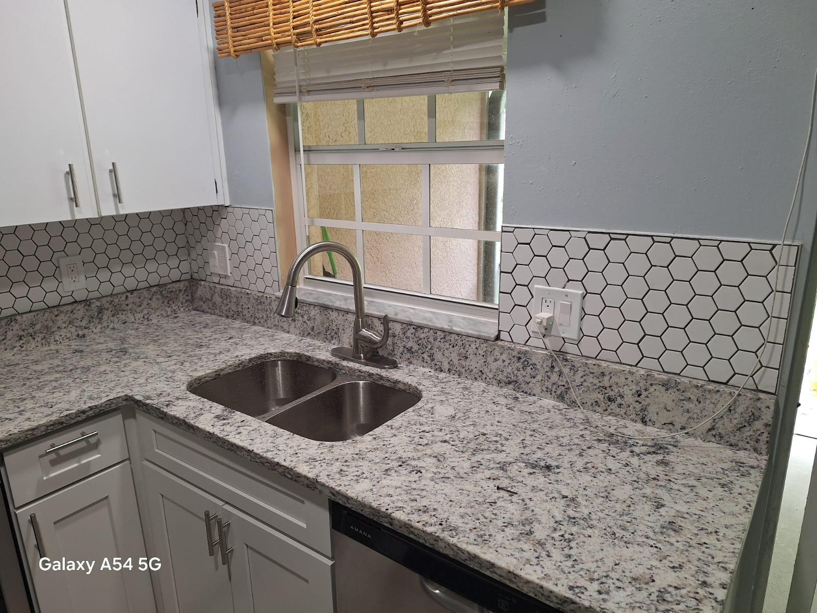 Building Photo - 2879 Thaxton Dr