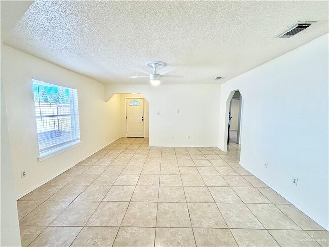 Building Photo - 3528 La Vista Ave