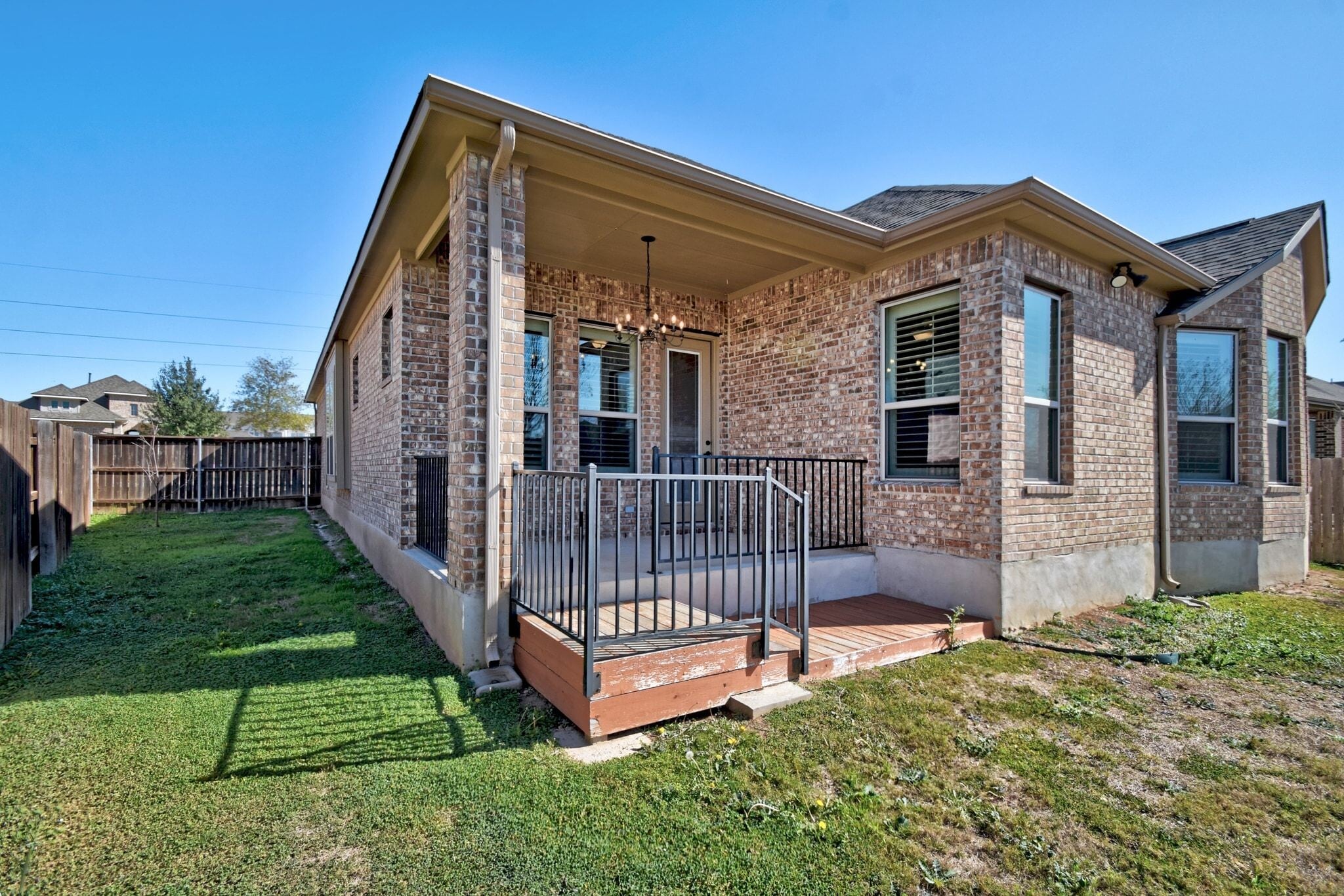 Building Photo - 112 Tulip Garden Trl