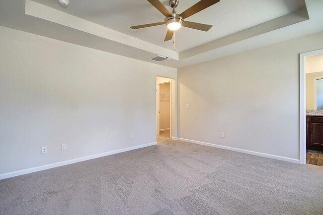 Building Photo - 121 Marigny St