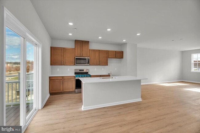 Building Photo - 220 Sandy Rdg Rd