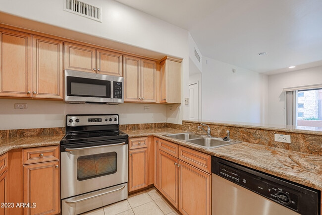 Building Photo - 20660 N 40th St
