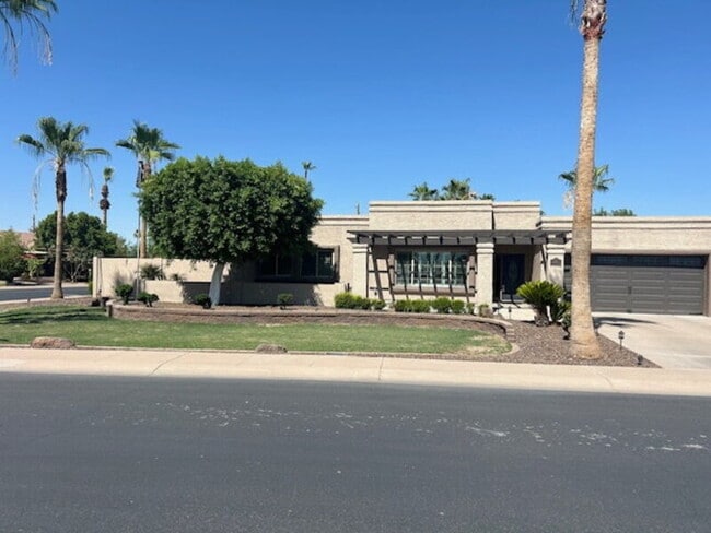 Primary Photo - 4037 S Taylor Dr