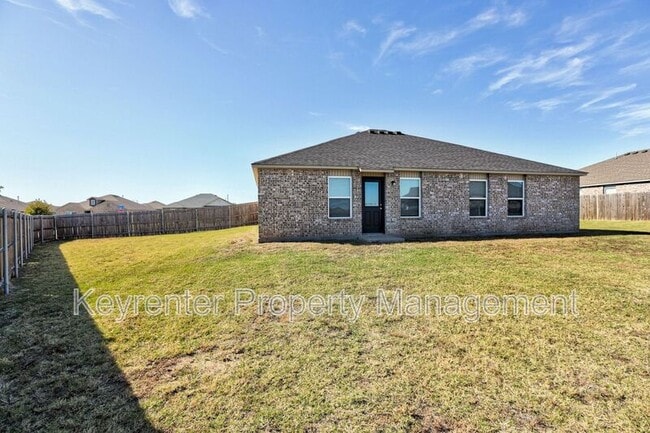 Building Photo - 209 SE 4th St