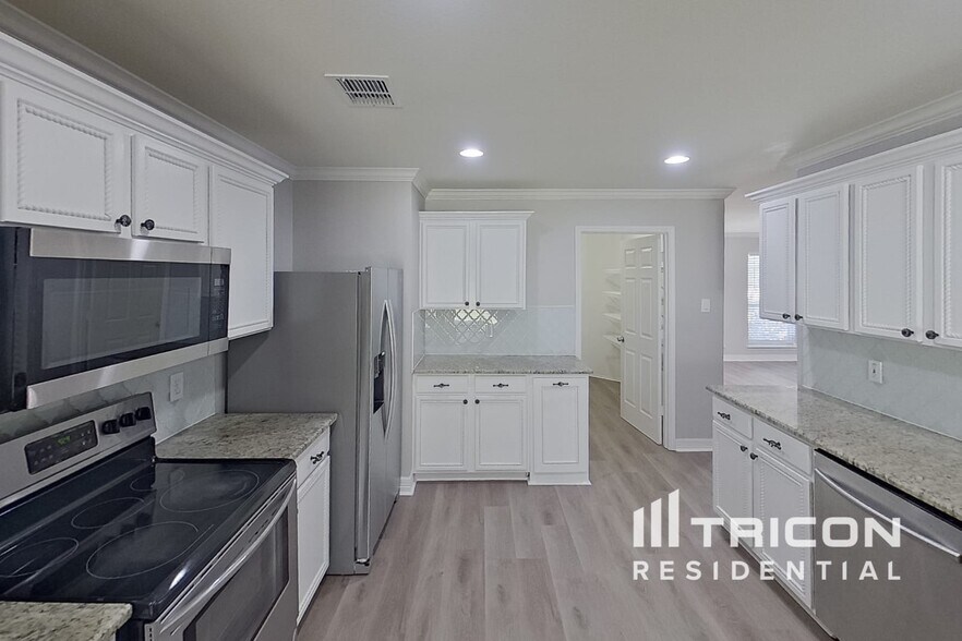 Building Photo - 5646 Hunters Bend Ln