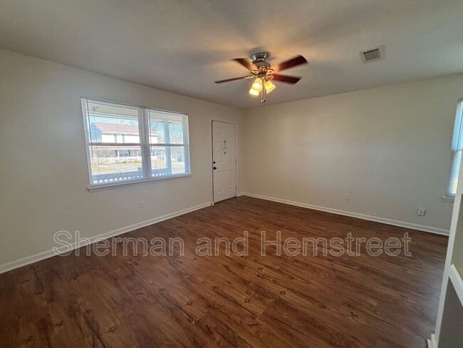 Building Photo - 313 Lake Ave