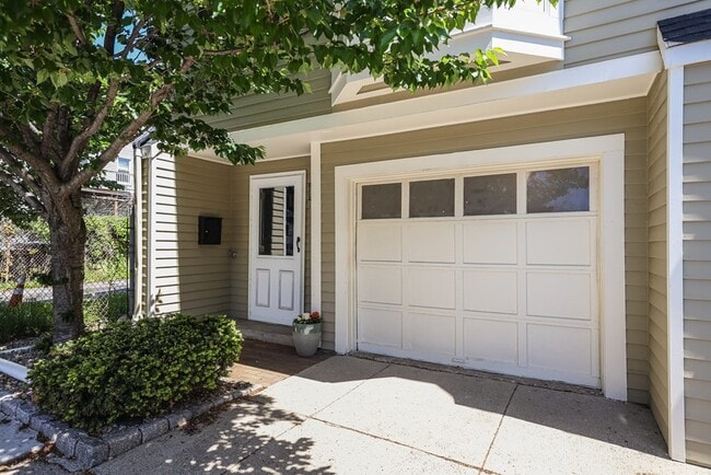 Building Photo - 154 W 3rd St