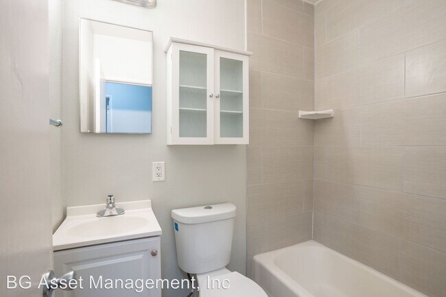 Building Photo - 1525 Alcatraz Ave