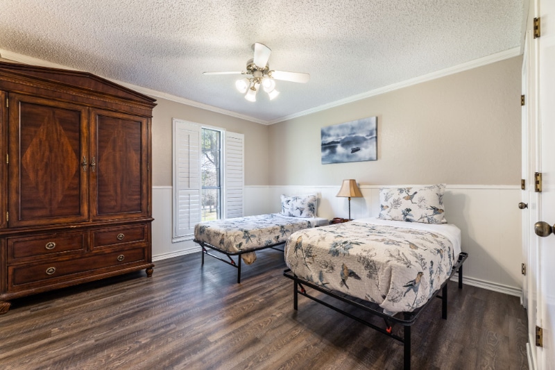 Building Photo - 607 N Duncanville Rd