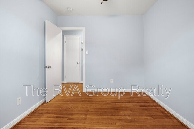 Building Photo - 3411 Oxnard Rd