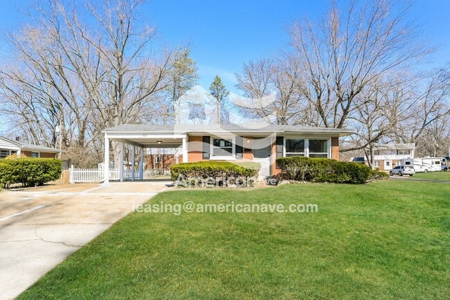 Building Photo - 320 St Eugene Ln