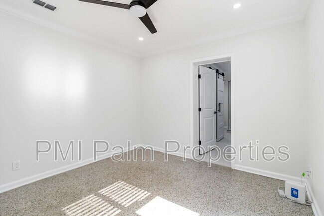 Building Photo - 431 52nd St